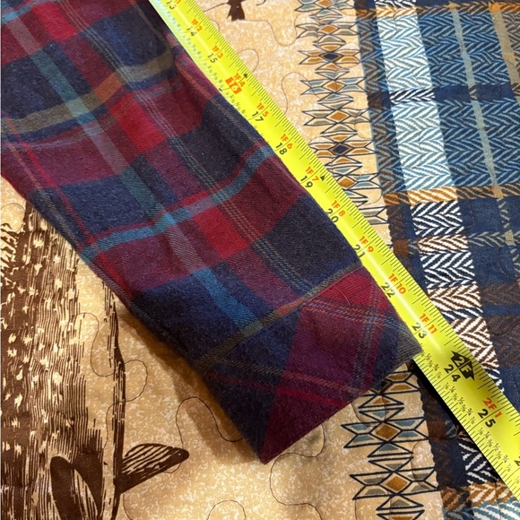 Legendary Whitetails Brand Womens Flannel Shirt - Picture 10 of 12